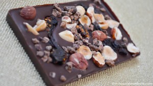 rawmio_hazelnuts_figs_bar